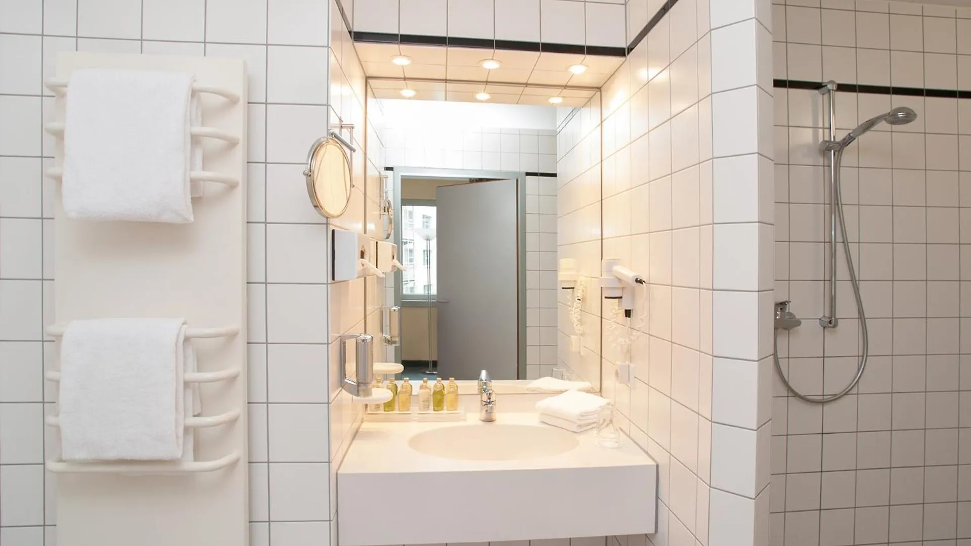 Victor'S Residenz-Hotel Berlin Tegel